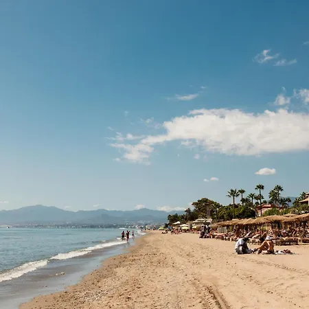 With Minimalist Decor, Pool And Bbq, Two Minutes' Walk From Costabella * Marbella
