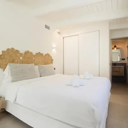 With Minimalist Decor, Pool And Bbq, Two Minutes' Walk From Costabella Villa Marbella